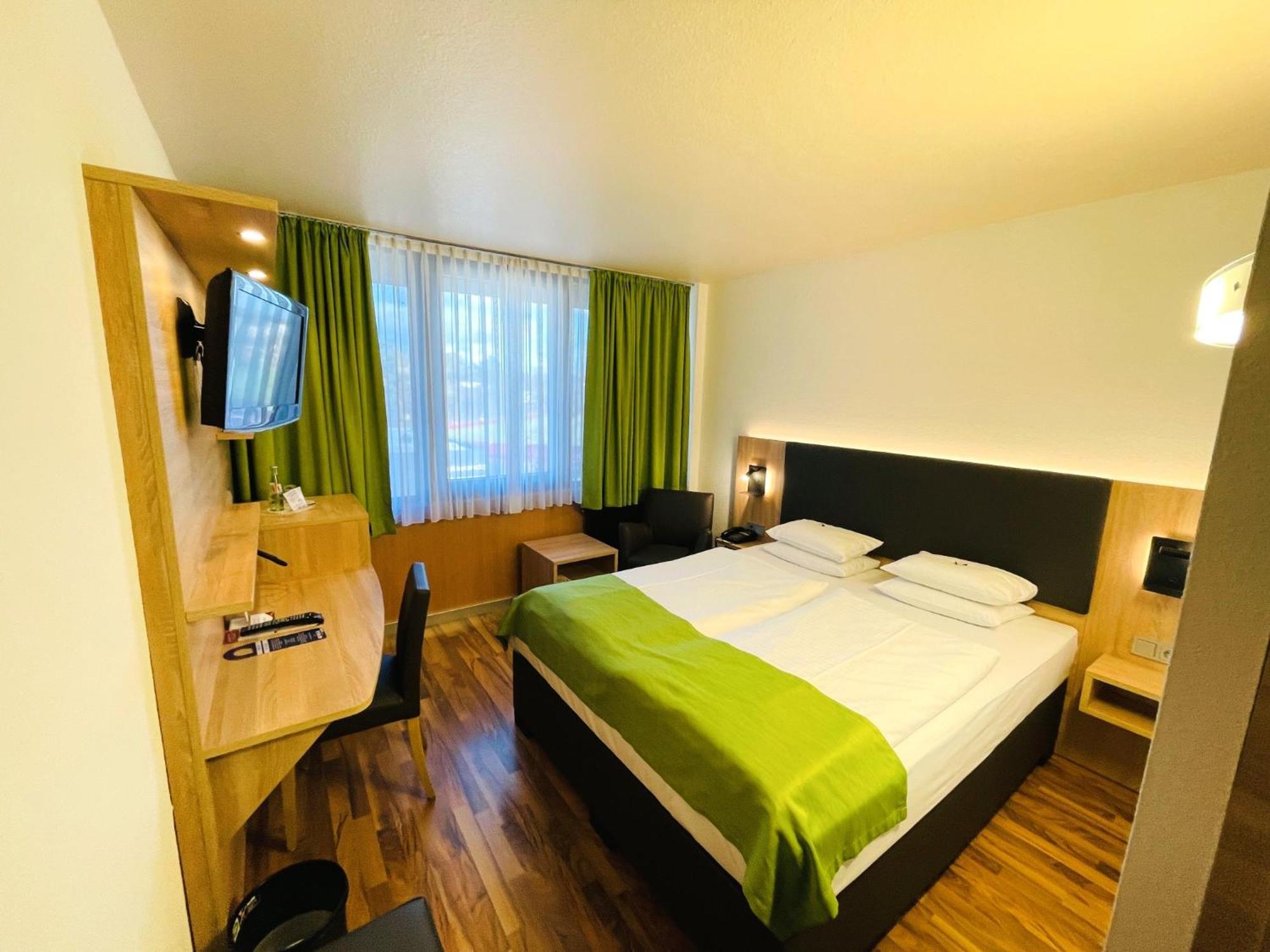 Arvena Messe Hotel Nuremberg Bagian luar foto