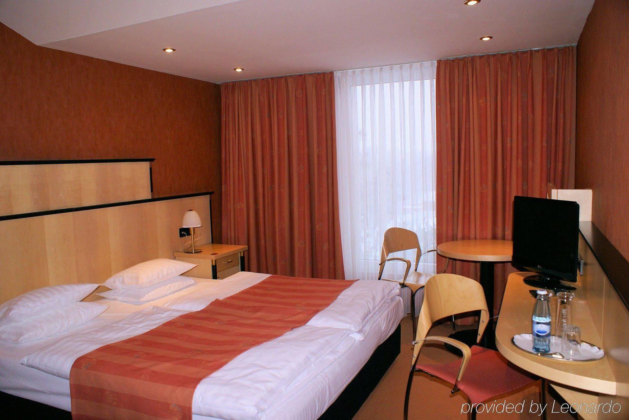 Arvena Messe Hotel Nuremberg Fasilitas foto