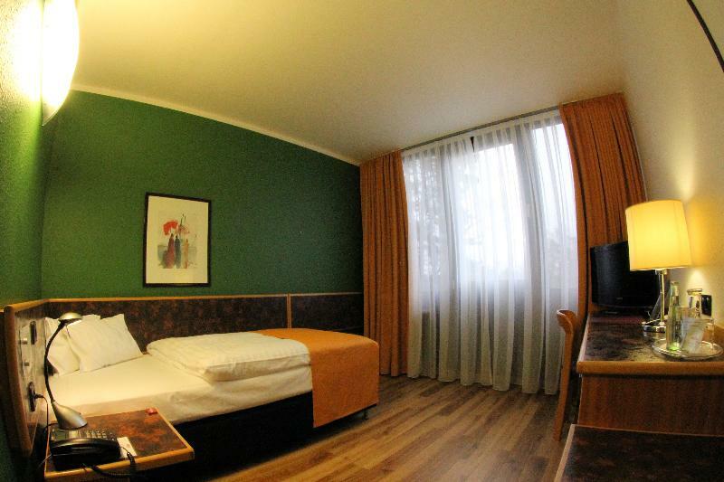 Arvena Messe Hotel Nuremberg Bagian luar foto